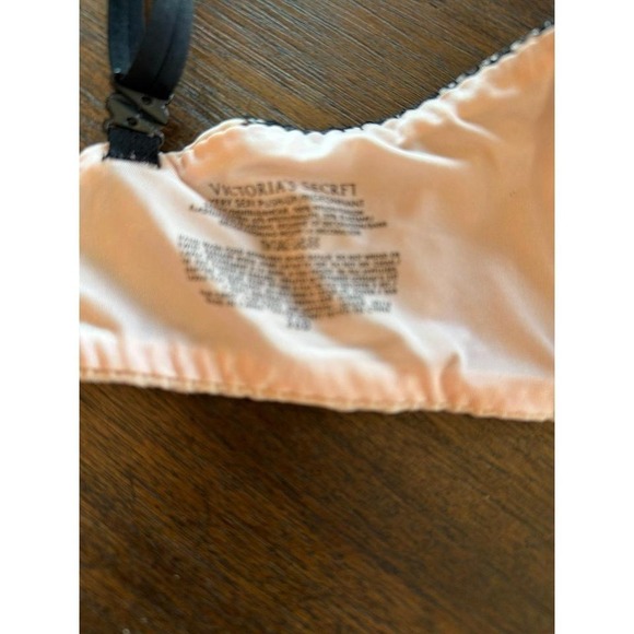 Victoria's Secret Bery Sexy Underwire Lined Push Up Bra 36D - Picture 5 of 5